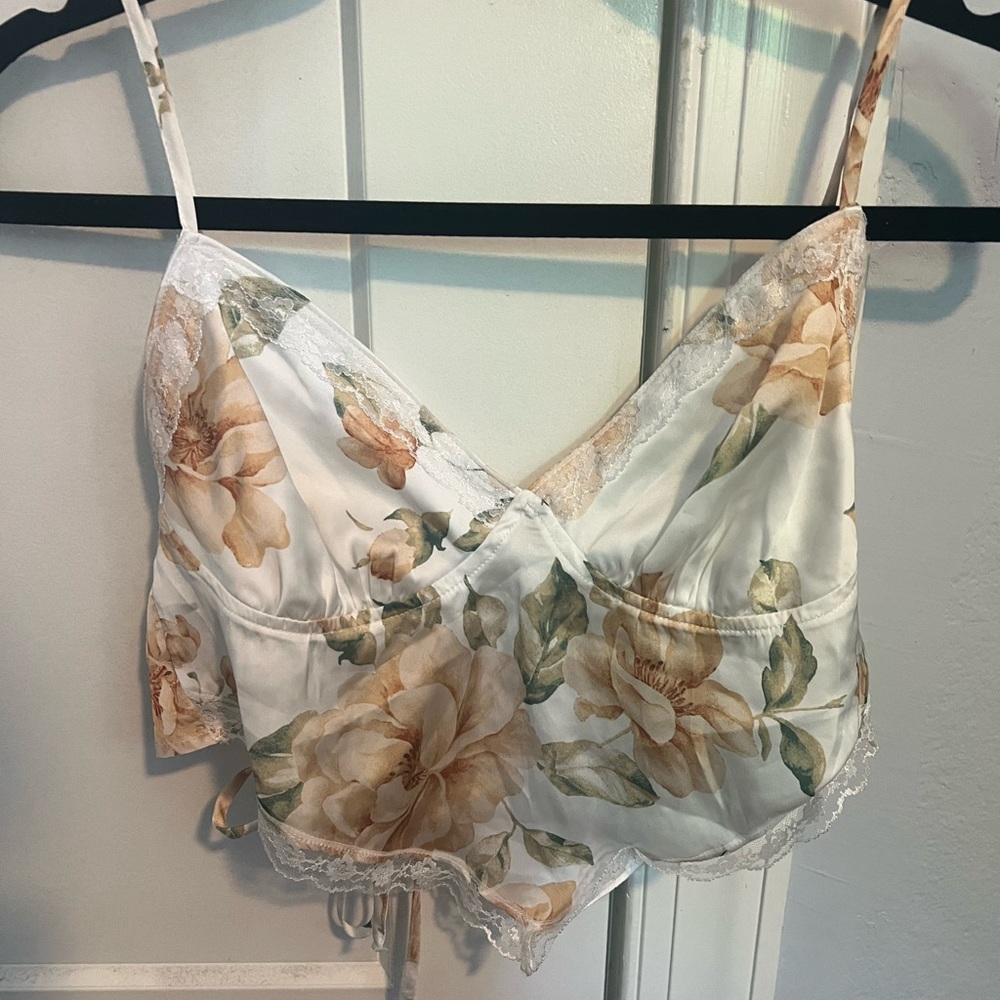 White floral backless crop top with silky material